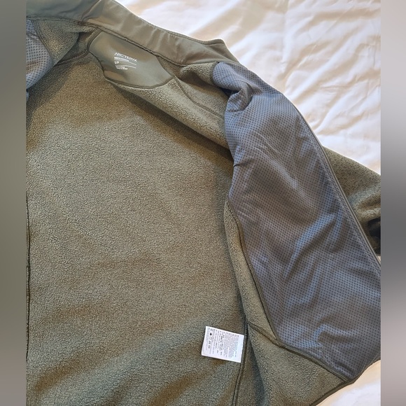 Arc’teryx Covert Jacket / Cardigan - Picture 3 of 6